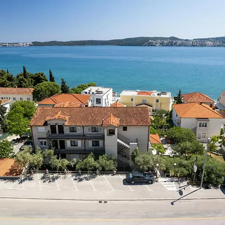 Ivica Apartment *